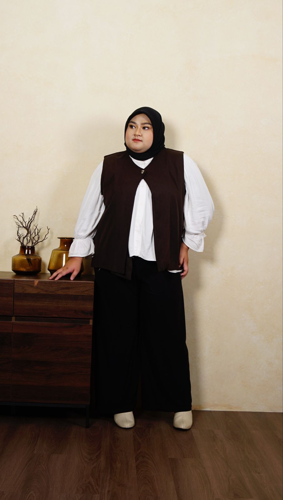 Noir Vest Outerwear - Ivory